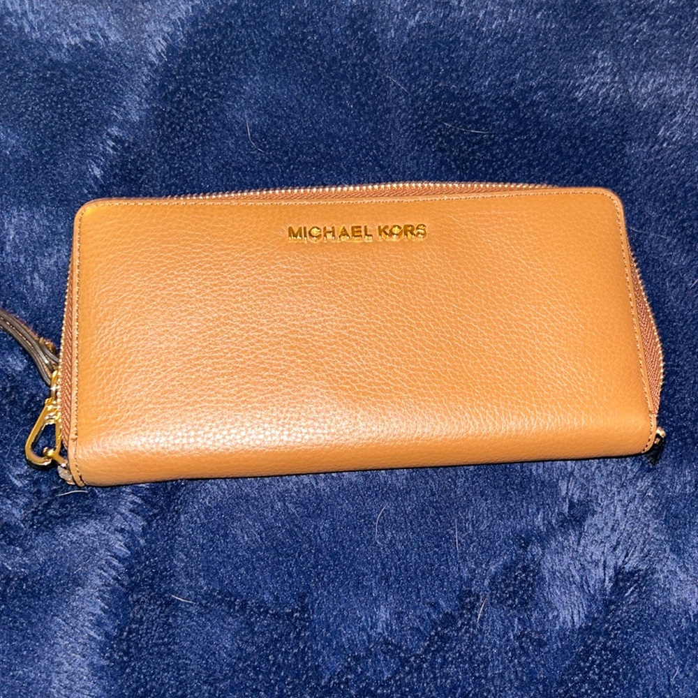 Michael Kors Continental Leather Wristlet Pouch